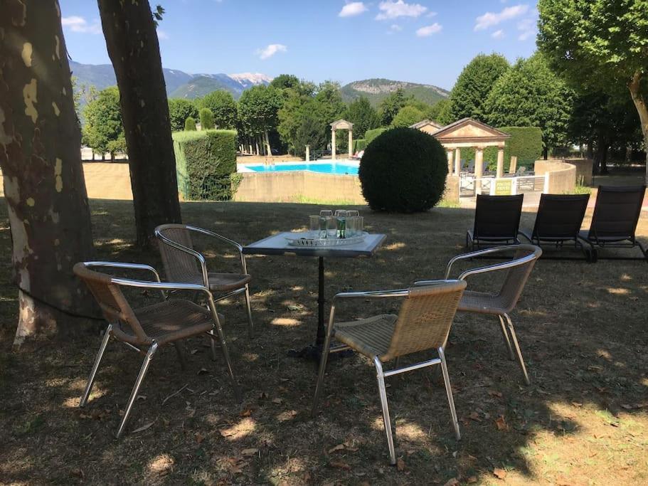 La Vue Est Belle Apartment Montbrun-les-Bains Luaran gambar